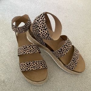 American Eagle Strappy Flatform Sandals